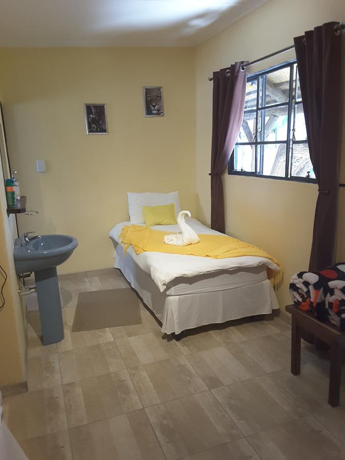 Melissa'S Guest House Kamanjab Exterior photo