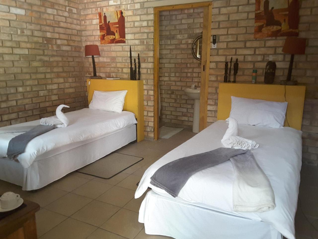 Melissa'S Guest House Kamanjab Exterior photo