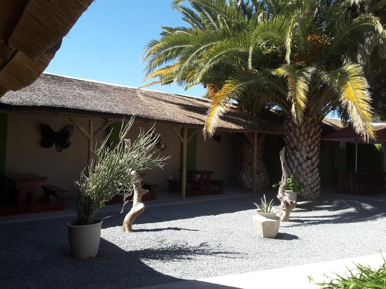 Melissa'S Guest House Kamanjab Exterior photo